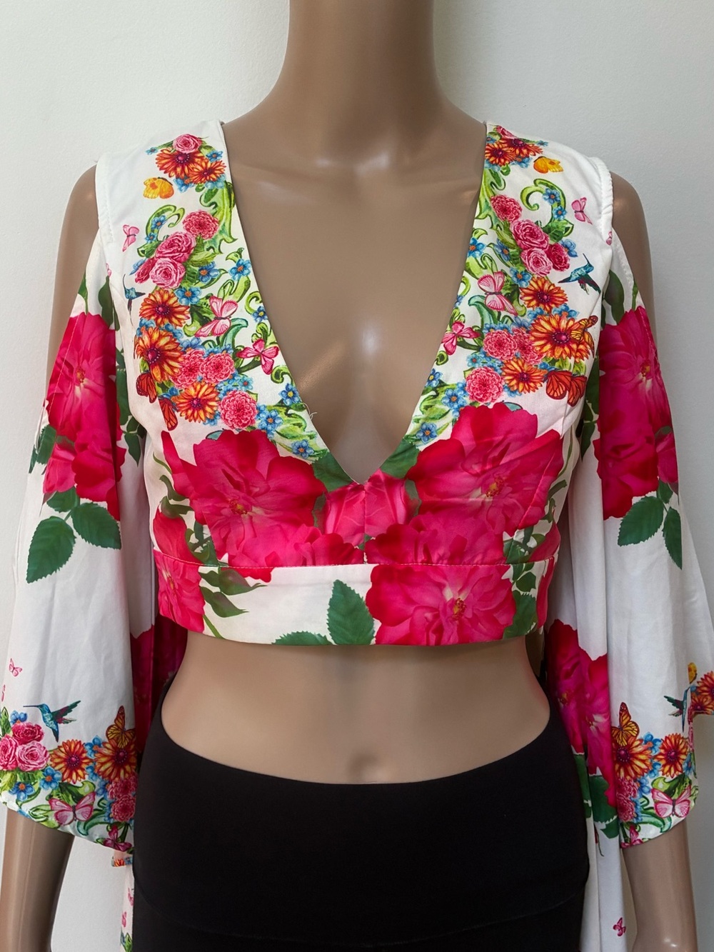 Floral V-Neck Cold-Shoulder Crop Top - Pink